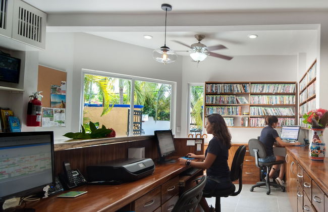 Abbey del Sol - Photo 3