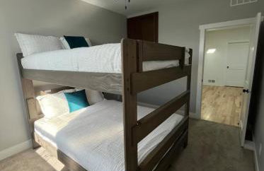 The Skylight Retreat - Private 3BR Home in Saint Paul - Foto 5