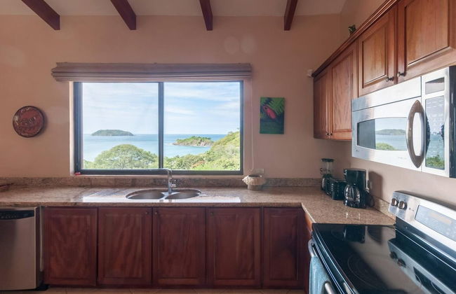 Big Hillside Villa in Potrero With Pool and Panoramic Ocean Views - Photo 9