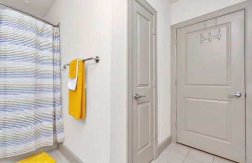 Stylish Open Concept Apt with King Bed, walking distance from NRG Texans Stadium, 1 mile to Med Center, Free Parking - Foto 23