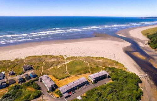 Waterfront Condo right on the Pacific Ocean - Photo 2