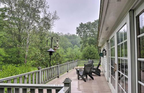 Timeless Winesburg Farmhouse with Deck - Foto 31