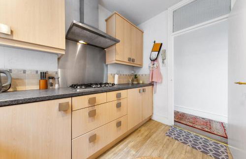 Lovely Split level 2 bedroom flat in NW London - Foto 32