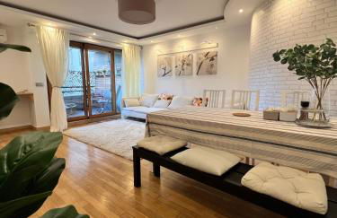 Spacious 2BR Balcony and AC - Foto 1