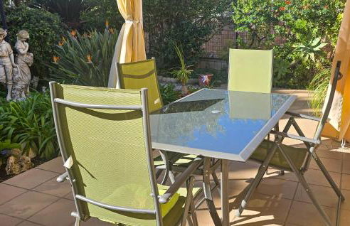 Beautiful Apartment In Oliva With Wifi - Photo 11