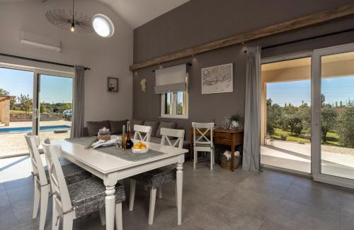 Villa Oliveto with pool - Photo 22