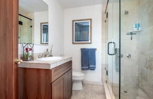 Luxury Home Atop the Hills - Foto 15