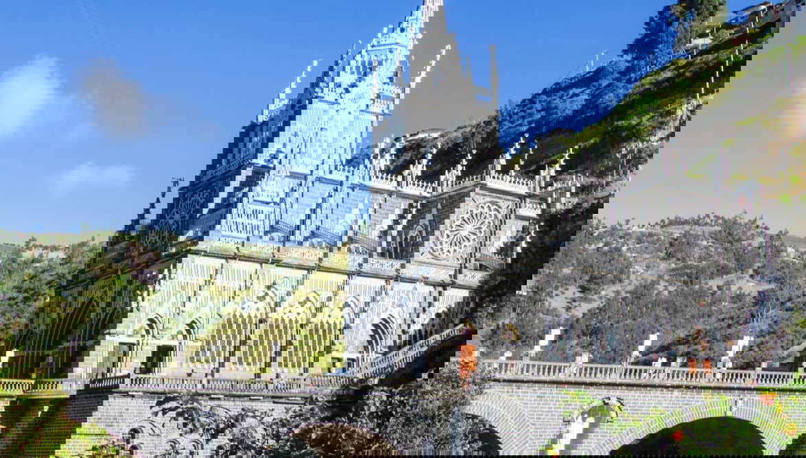 Excursión al Santuario de Las Lajas y cementerio de Tulcán