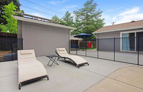 Modern Family Home w/Pool and Hot Tub - Foto 46