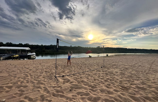 Beach House 2 on Lake LBJ - Sleeps 24 - Foto 37