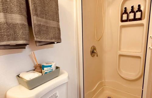 Charming 3BR Retreat near Disneyland Downtown LA! - Foto 29