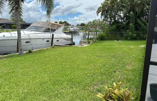 Cozy 2 BR Waterfront home with Heated Pool - Foto 16