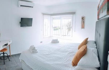 Torreguadiaro Villa - 2 mins walk from the bars and restaurants - Foto 24