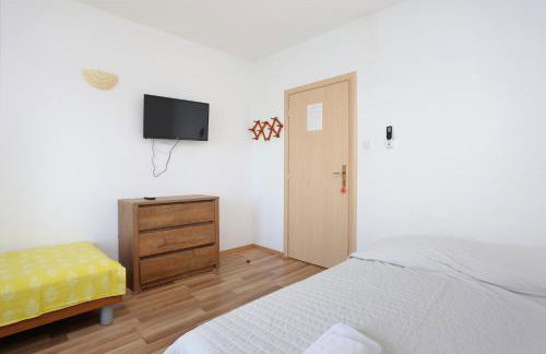 Apartments by the sea Igrane, Makarska - 6653 - Photo 24