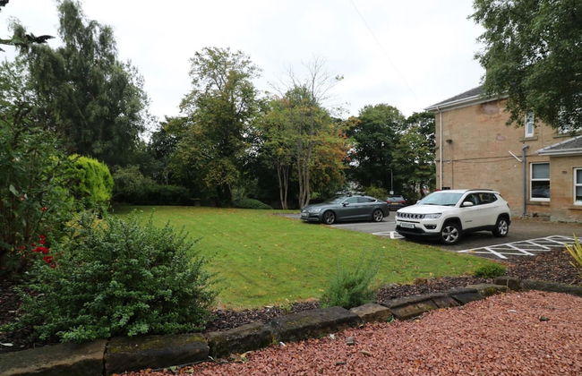 Linden Cottage Room 2 - Airdrie - Photo 10