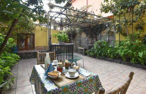 1 Bedroom Gorgeous Home In Mascalucia - Foto 1