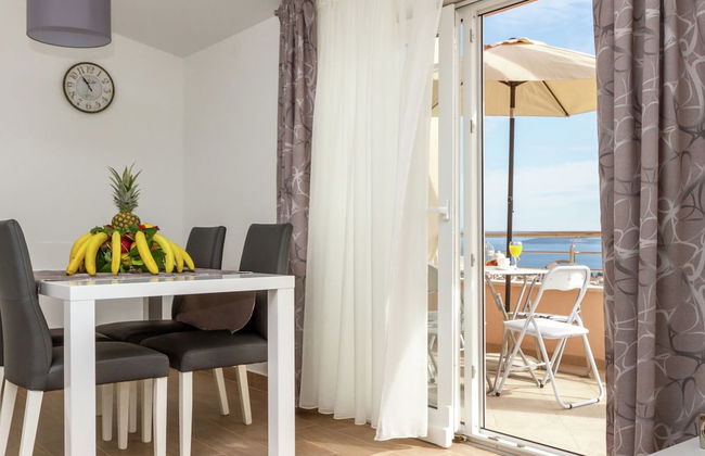 Beautiful Apartment in Between Split and Trogir - Foto 18