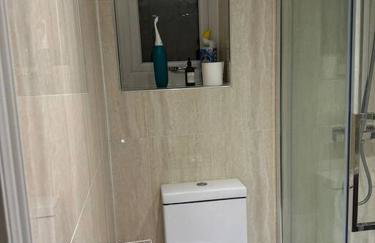 Studio flat Gants Hill with Free Parking - Foto 8