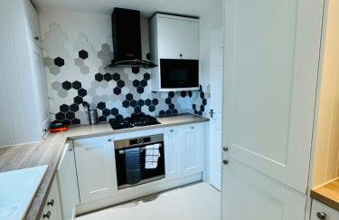 Swanky3Bed HomeModern Kitchen - Foto 4