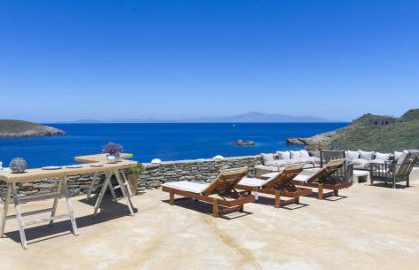 The Charming Waterfront Retreat, with a swimming pool & direct access to the sea, ideal for large families, or a group of friends - Foto 14