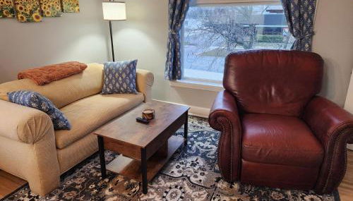 Spacious 2BR Apt Downtown, 2 Blocks from State Capitol - Photo 5