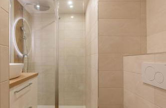 Magnifique 2P avec vue sur le port de Nice - Photo 12