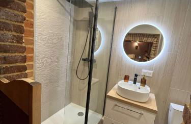 Cocon Romantique avec Sauna Voûte Toulousaine - Foto 25