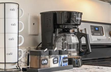 Sunny 3BR Oasis with Water View and Beach Gear Near Siesta - Foto 11