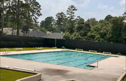 Luxury Lakefront Escape on Lake Conroe - Photo 11