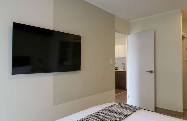 w Spectacular 2BR in the Heart of Miraflores - Photo 13