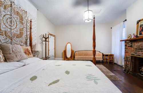 Renovated 4BR | 10 Min to Liberty University - Foto 6