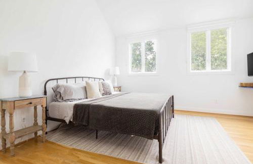 Summerwood by Rove Travel Home with Pool & Hot Tub - Foto 27