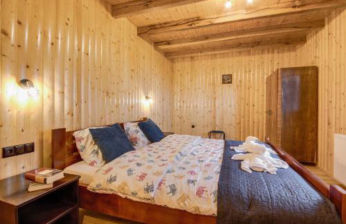 Apartment Stone and Wood - Photo 33