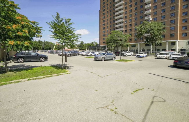 Casa Queen East Jaw Dropping 3BR Suite - Photo 23