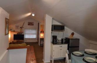 Cozy Alcove Studio Apt w Outdoor deck w NYC Views - Foto 9