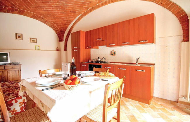 Lovely Farmhouse in Asciano With Swimming Pool - Foto 37