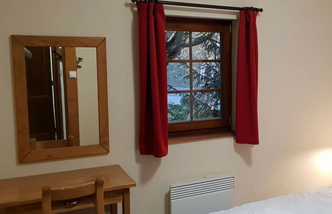 Inviting Villa With Warm Ambience - Photo 3