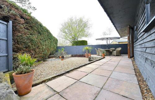 Gorgeous 3BD Cottage in the Heart of Guildford - Foto 25