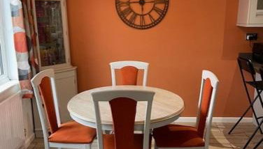 Cosy 3-bed Terrace Home, Nantwich - Foto 1