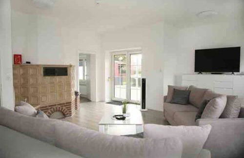 Wunderschöne und moderne Ferienwohnung mit Garten - Photo 19