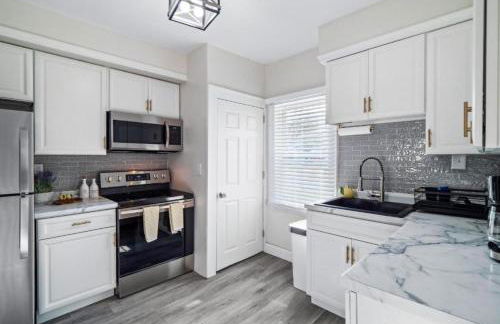 Spacious 4 Bedroom Sleeps 10 with Sauna and Hot Tub - Foto 33