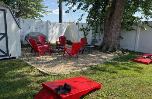 Charming Cottage with Fenced Backyard Pet Friendly - Foto 20