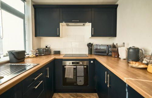 Cosy 2BR Cottage Steps to Town & Peak District - Photo 5