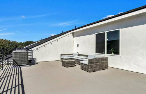 Dallas Escape w/ Rooftop + Yard • Sleeps 10 - Foto 6