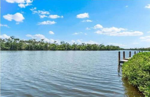 Blue Lagoon Hideaway 3BR Coastal Chic Retreat - Photo 69