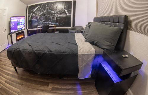 Comfy Expansive Home - Near the Strip - Heated Pool - Foto 29