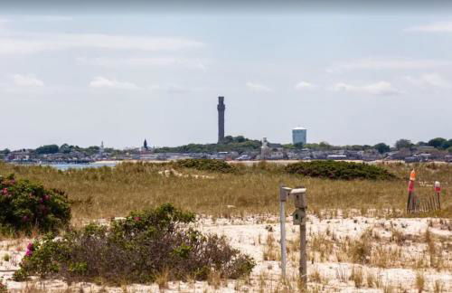 Water's edge renovated Condo with Marina Views - Foto 7