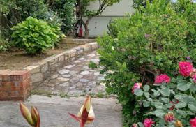 The Arch House - Photo 8