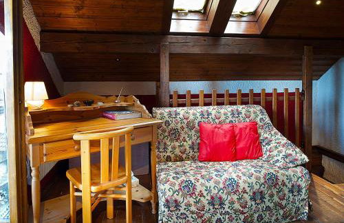 Cottage in Italy With Alpine Fireplace - Foto 29