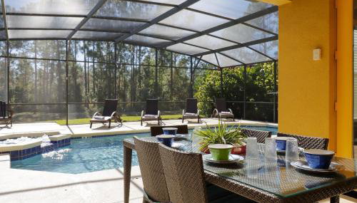 Spacious 6-Bedroom Getaway with Game Room, Private Spa & Sunny Pool Deck in Premier Resort Setting - Foto 3